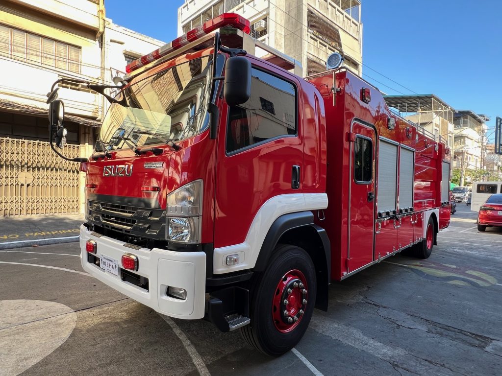 European Fire Rescue Rover Brand New Isuzu FVR Euro 4 6 Wheeler Crew Cabin Fire Truck with ...