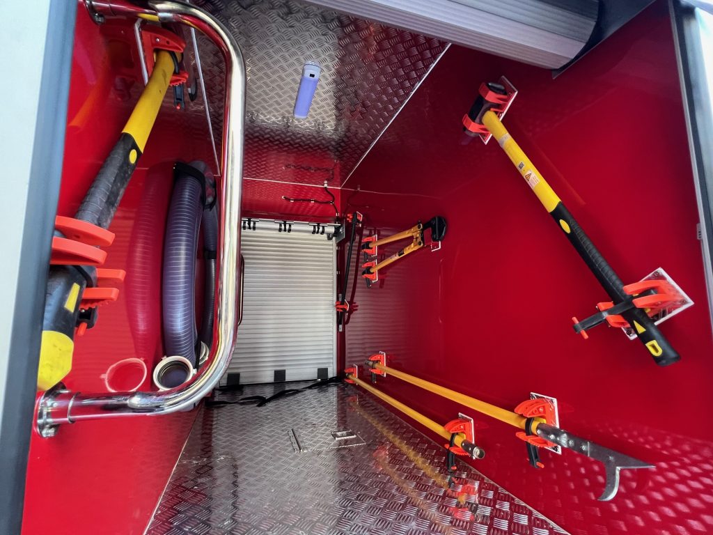 European Fire Rescue Rover Brand New Isuzu FVR Euro 4 6 Wheeler Crew Cabin Fire Truck with ...